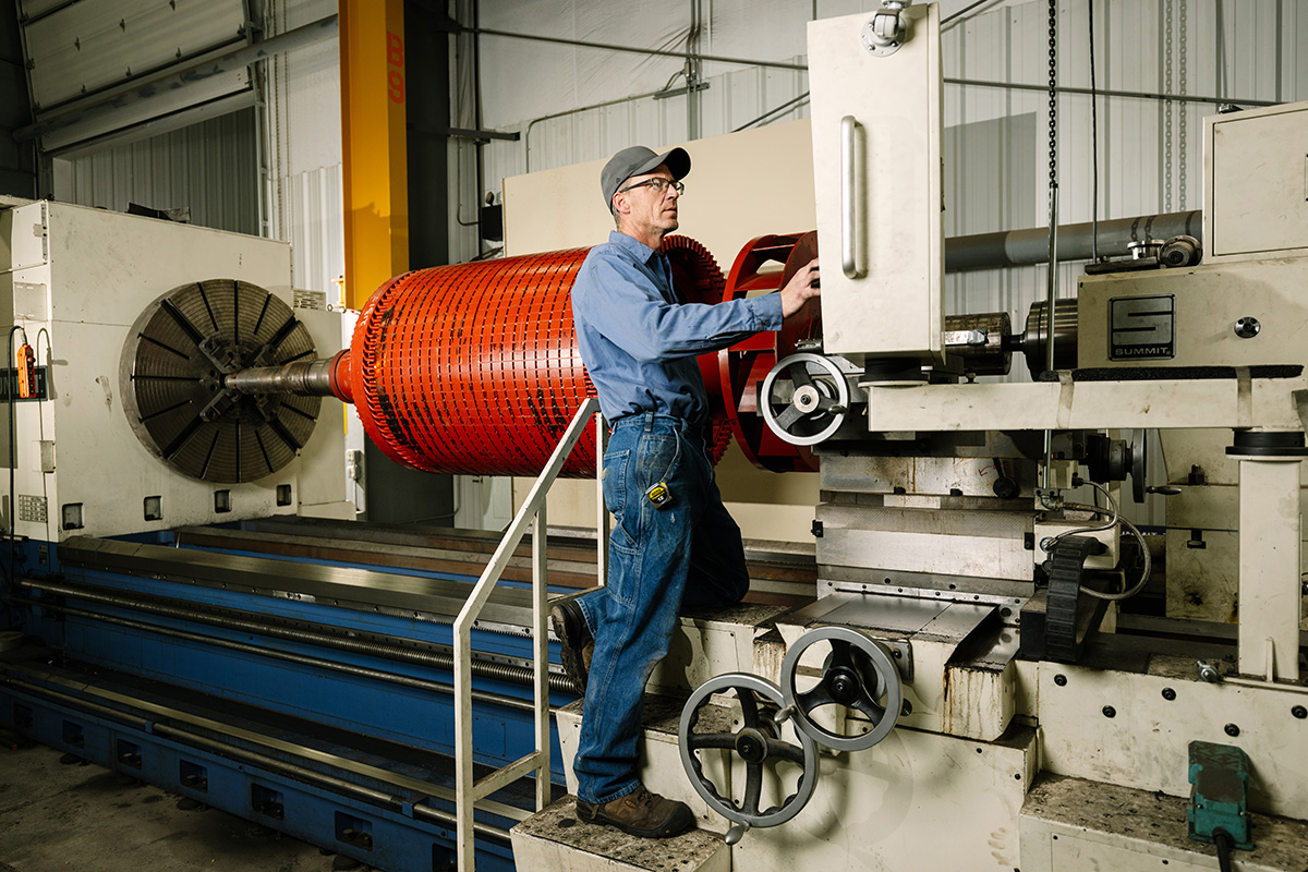 H&N Electric professional technician using a dynamic balancing machine to perform preventative maintenance